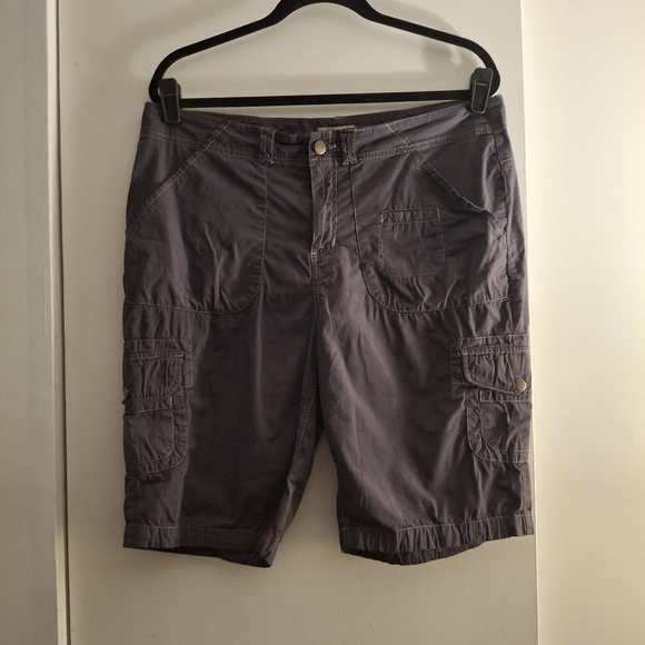 Caribbean Joe Women's Gray Cargo Shorts - Picture 1 of 7